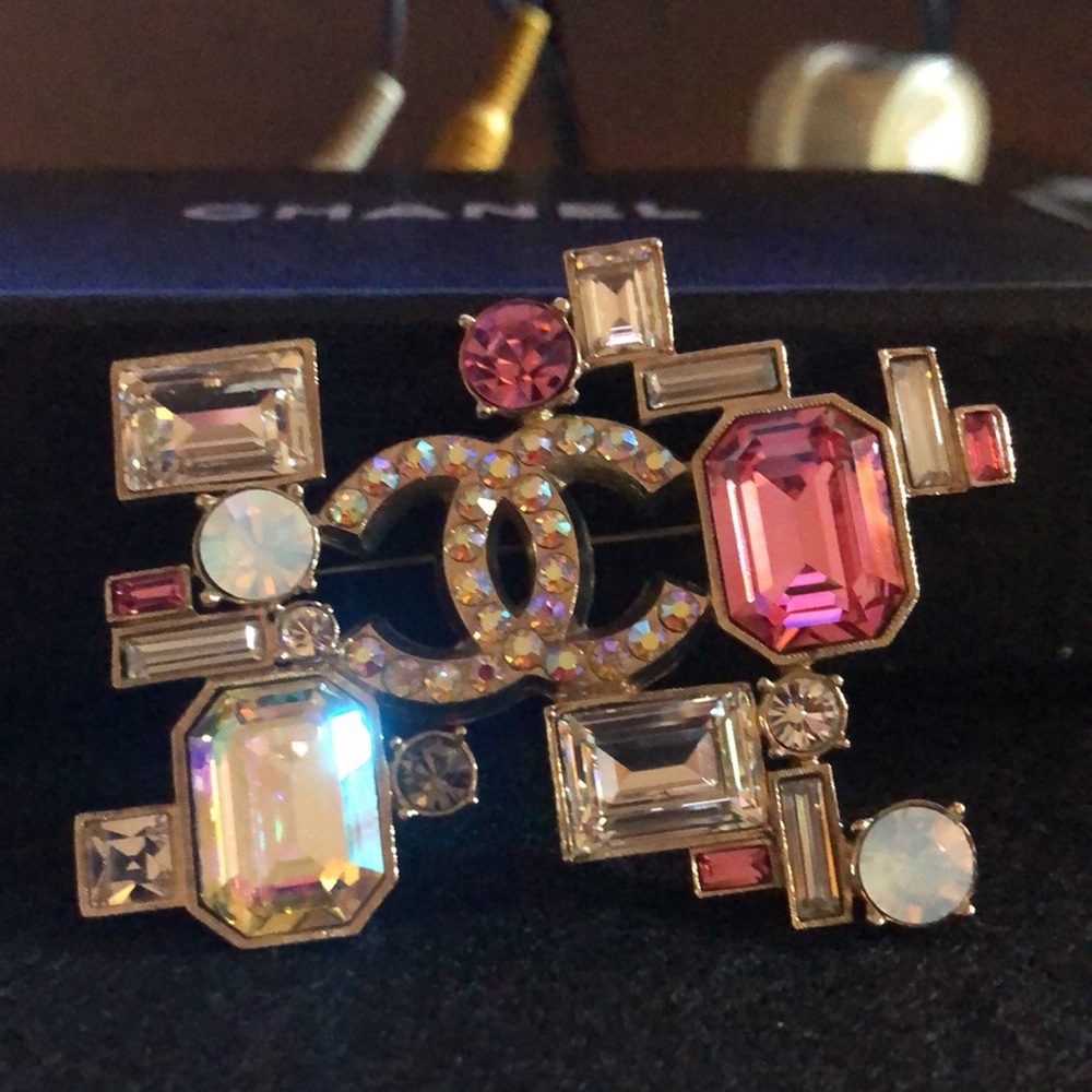 Chanel CC Crystal 05 P Made in France Brooch - Picture 4 of 10